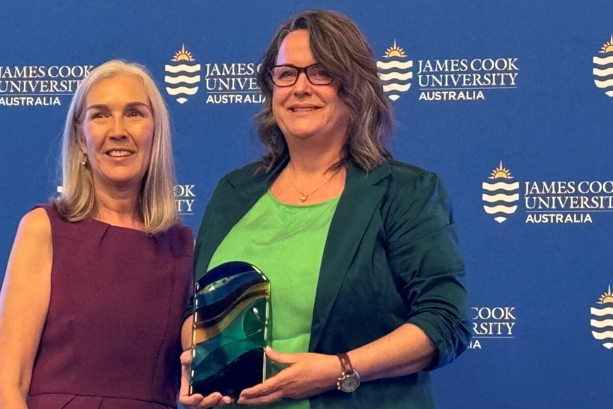 Sarah wins JCU 2024 Chancellor’s Distinguished Award image